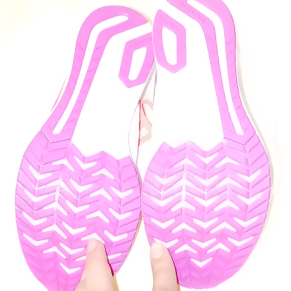 Saucony running shoes - Picture 3 of 4